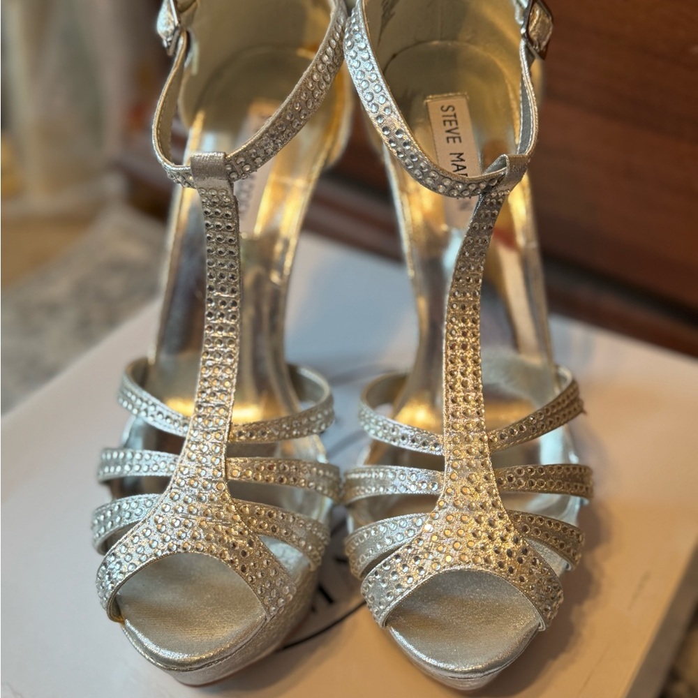 Brand new Steve Madden Silver High Heel